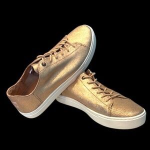 NWT-Women’s TOMS Lenox Sneakers in a Rose Gold Metallic Leather Finish